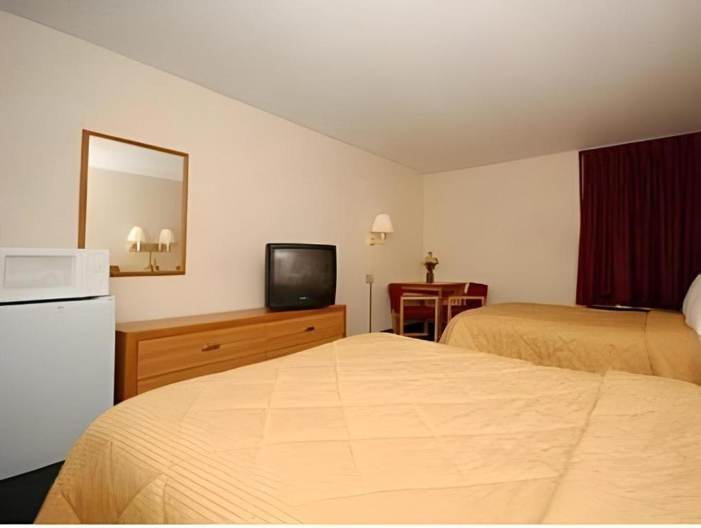 Quality Inn Waynesburg Exterior foto