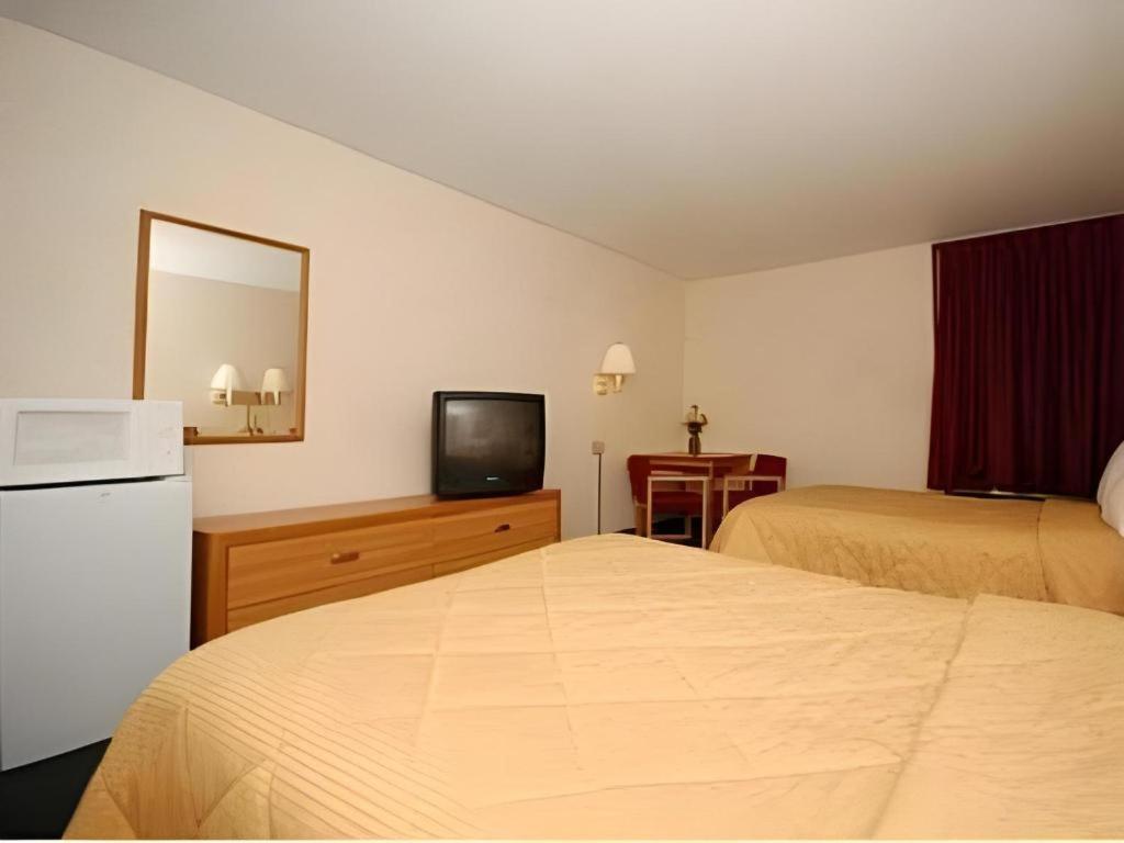 Quality Inn Waynesburg Exterior foto